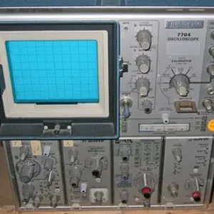 Tektronix 7704 Oscilloscope Mainframe