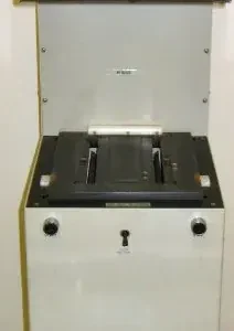 Mactronix UKA-825 Automatic Wafer Transfer Station